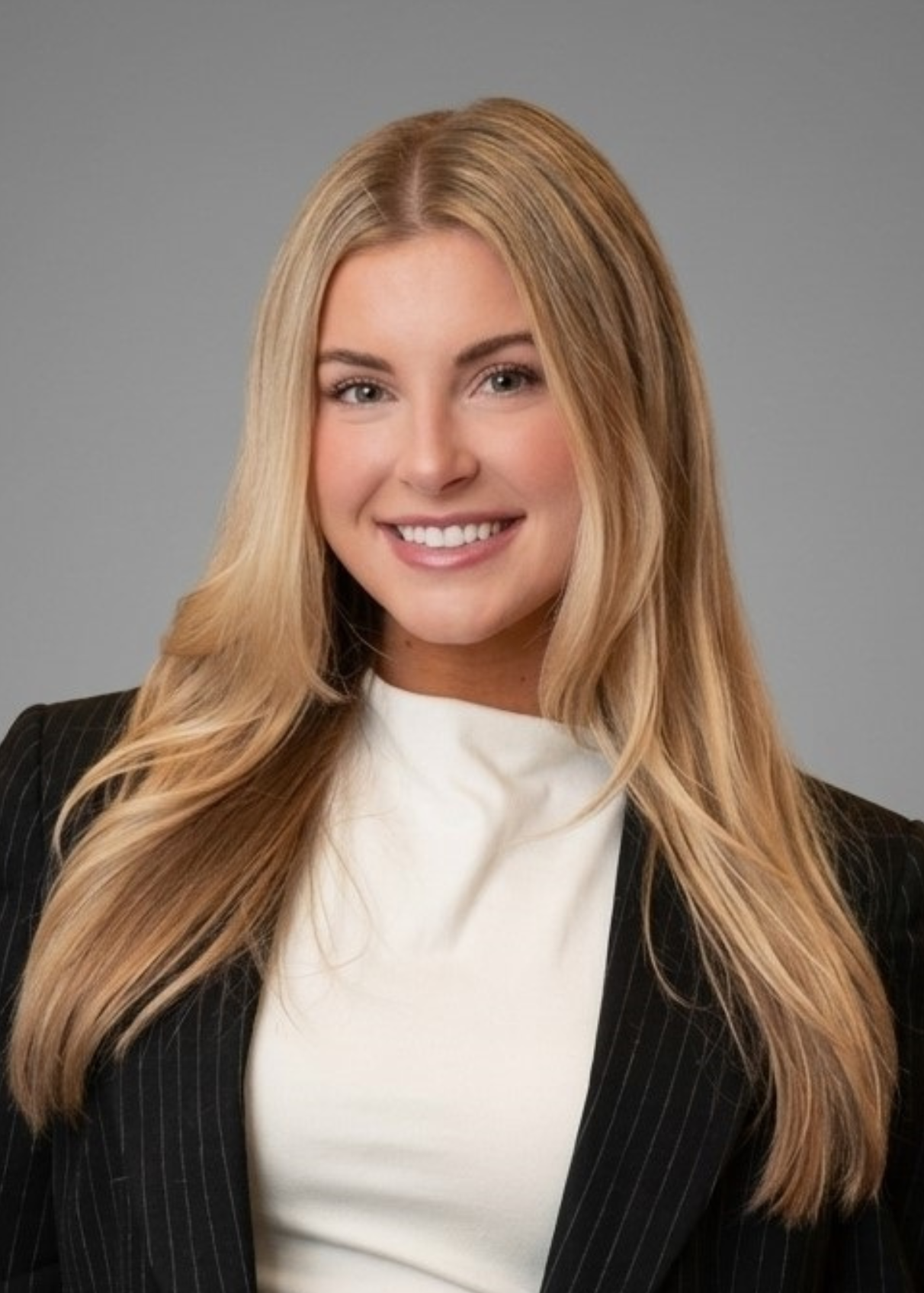 Lauren Headshot